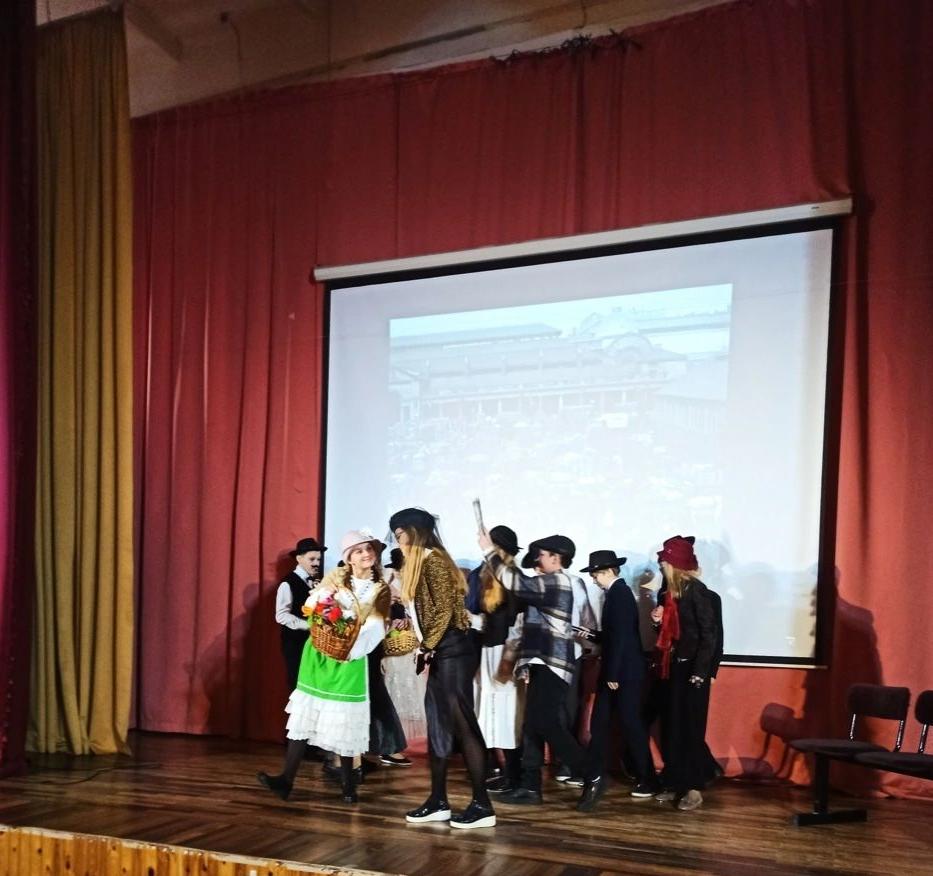 Районный конкурс театральных постановок на английском языке по произведению Бернарда Шоу «Пигмалион» «Read and Play»